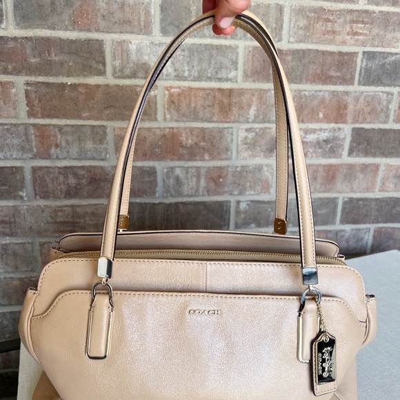 Coach Beige Leather Purse - Picture 6 of 16